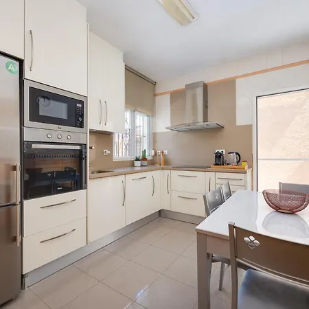 Будинок відпочинку Casa Con Piscina Privada Y Bbq - Playa 12min A Pie
