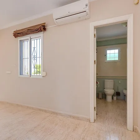 Casa Con Piscina Privada Y Bbq - Playa 12min A Pie