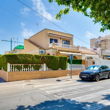 Casa Con Piscina Privada Y Bbq - Playa 12min A Pie *